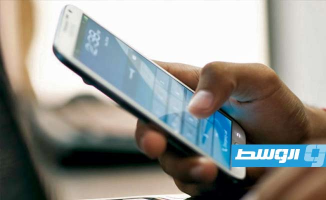 أفضل طريقة لتنظيف هاتفك من البكتيريا والجراثيم