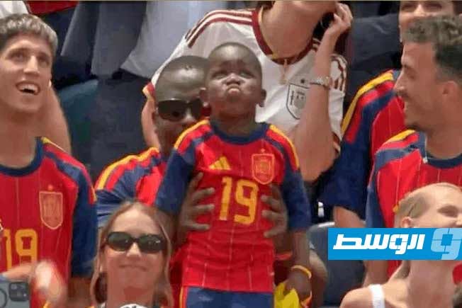 شقيق لامين يامال يخطف الأنظار في كأس العالم.. ونجم إسبانيا يعلق